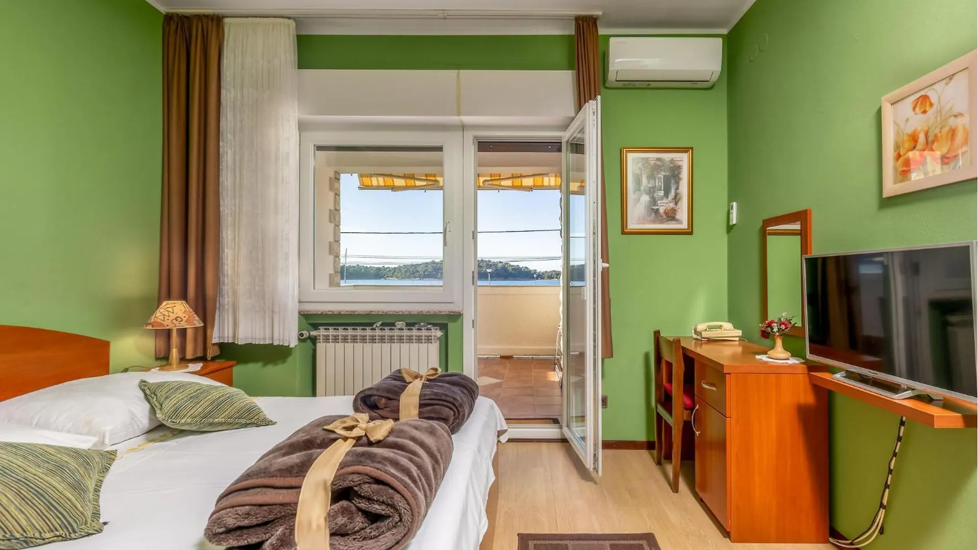 Awesome Apartment In Palit With Wifi