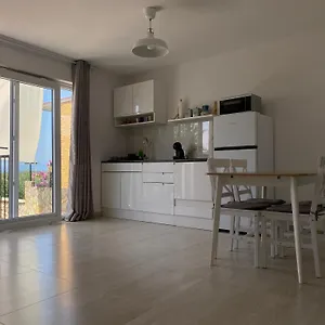 Apartman D&m, Palit
